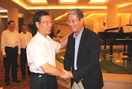 友谊集团董事长_友谊的图片唯美(2)